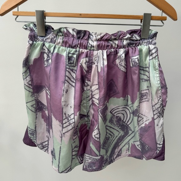 Reebok Athletic Shorts in Purple & Green Pattern, Size M - Picture 6 of 6